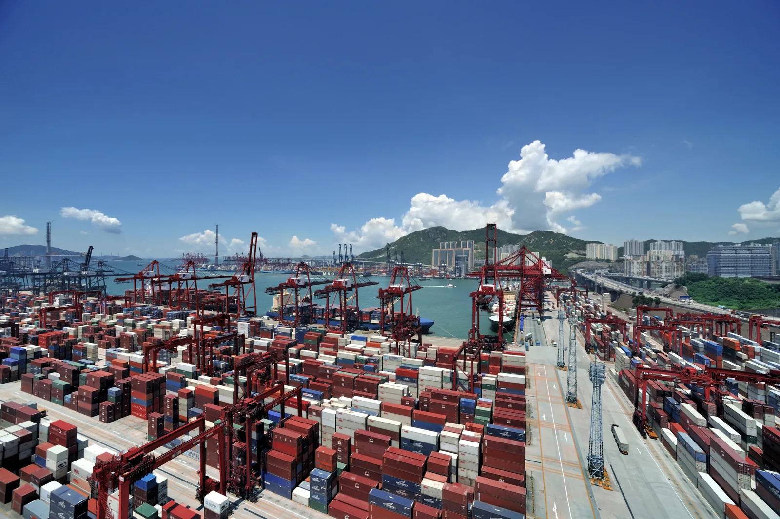 Hong Kong August exports surge 53% year-on-year, trade deficit widens to HK$71.2 billion