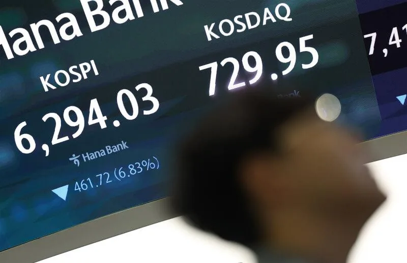 South Korean retail exodus shifts KOSPI burden to foreign buying for rebound