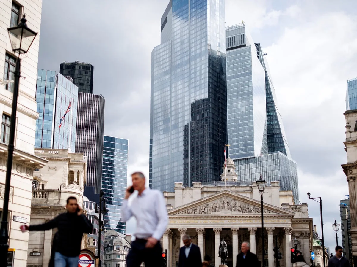 UK services PMI falls to three-month low as inflation pressures intensify in September