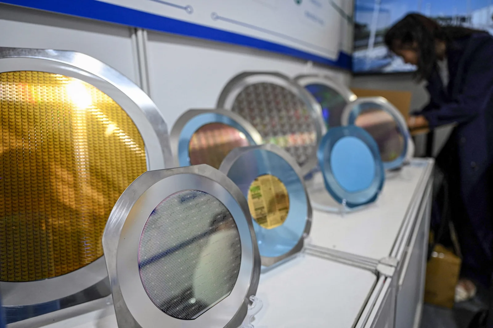 Galaxy Microelectronics to Invest 1.078 Billion Yuan in High-End Semiconductor Device Project