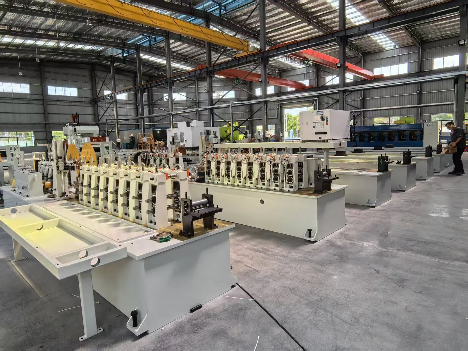 Guangdong industrial output accelerates 6.1% in Jan-Aug 2026, led by high-tech manufacturing surge