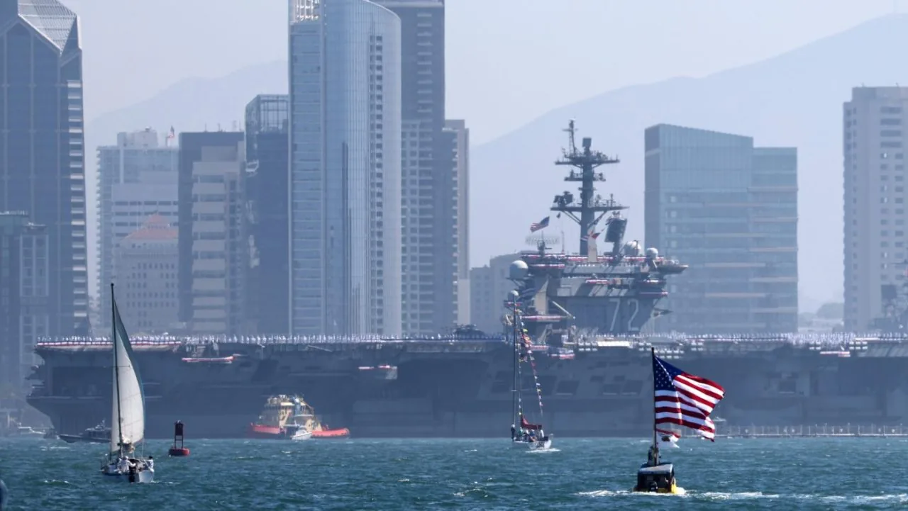 USS Abraham Lincoln returns to San Diego after record 300-plus-day deployment