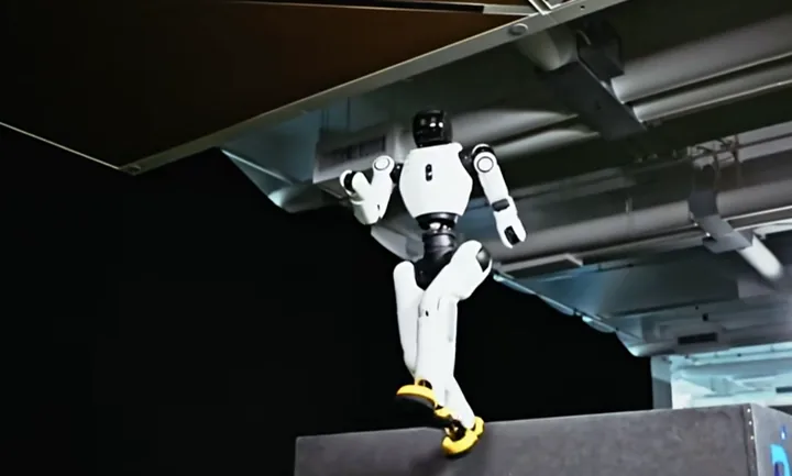 Zhiyuan deploys 100 Lingxi X2 humanoid robots as store promoters in 100 ASD retail stores across China