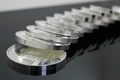 Spot Silver Plunges Over 5% Intraday, Gold Also Falls Sharply on September 28