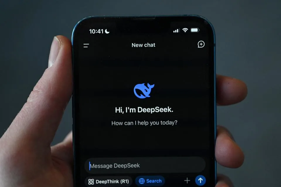 US Bans Chinese AI DeepSeek From Federal Civilian Agency Systems