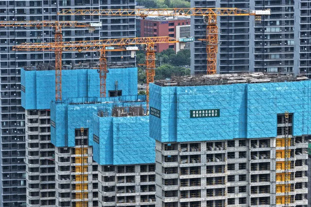 Huaili Family stock plunges by daily limit after three consecutive surges