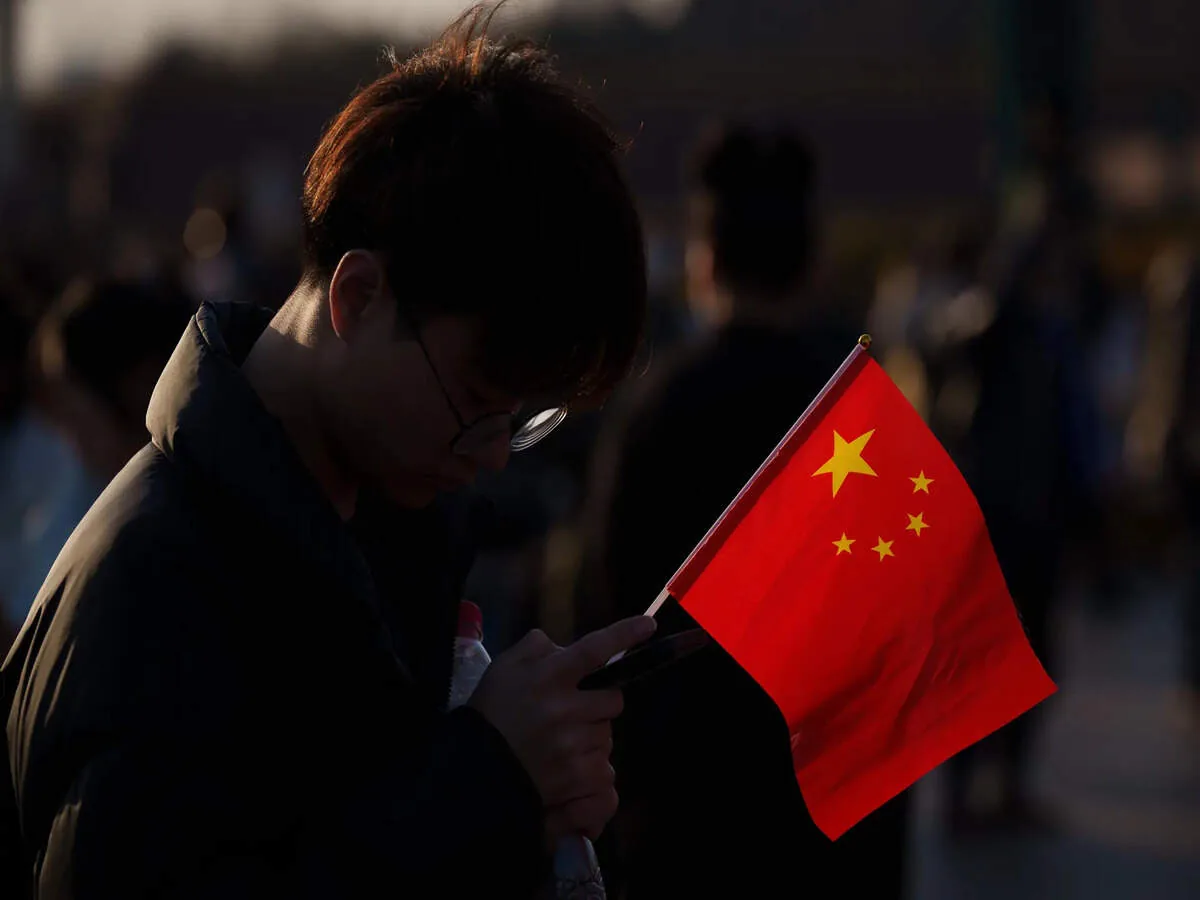 Chinese stocks plunge as ChiNext drops 4.53%; auto sector gains buck broad sell-off