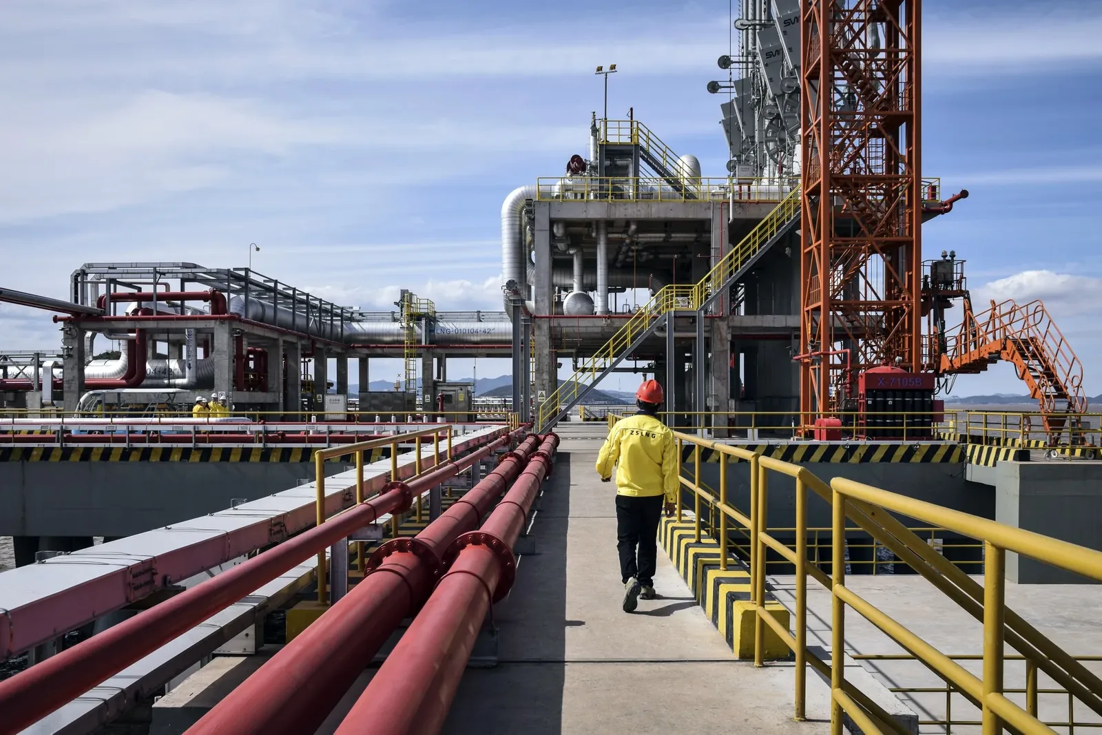 China’s NEA Orders Gas Firms to Boost Output and Storage for 2026-2027 Winter Heating Season