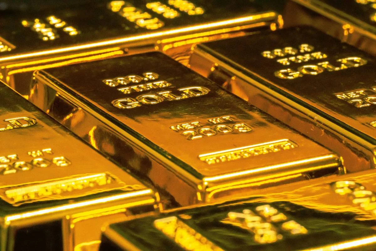 New York gold futures surge past $4,400 per ounce, up 2.27% intraday