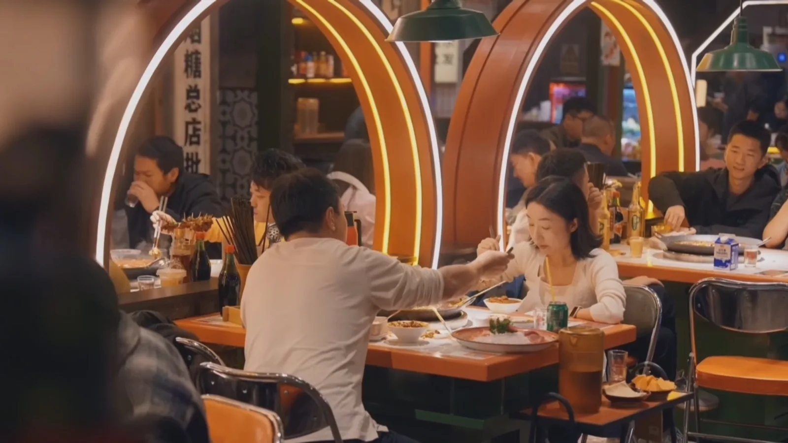 Chinese BBQ chain founder rejects discounts, delivery, reports double-digit growth after 2016 crisis