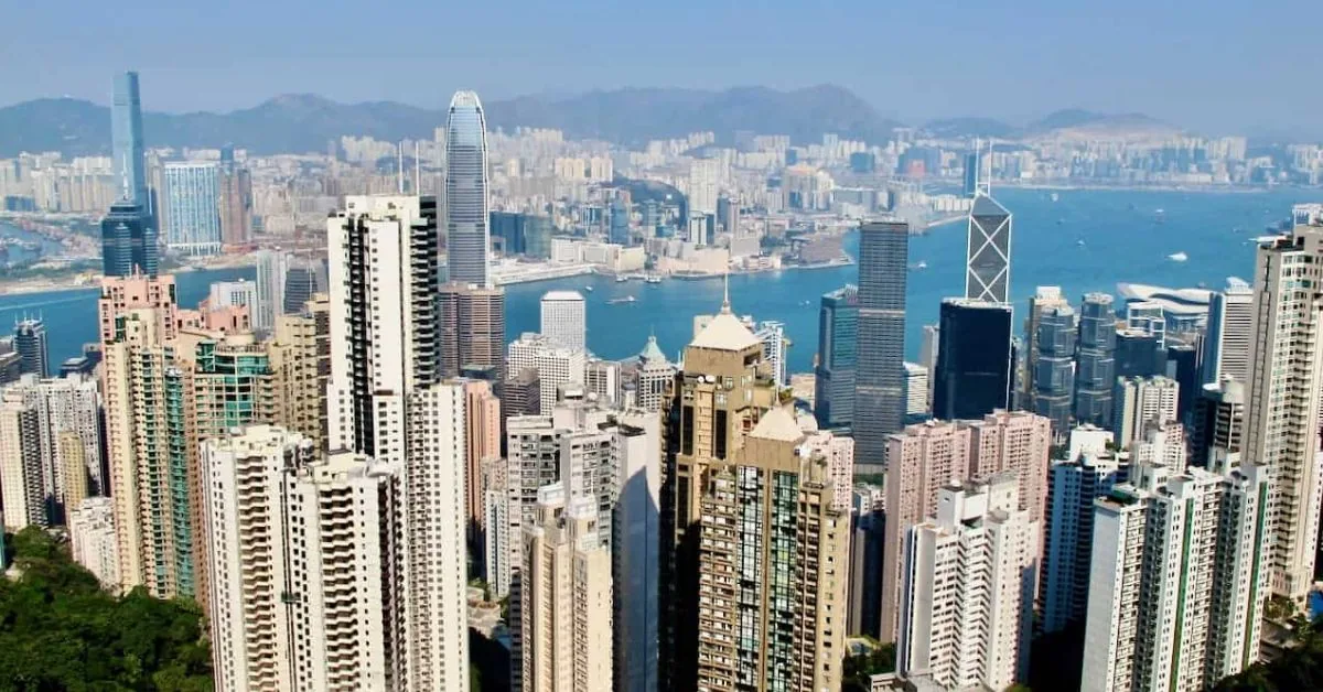 Hong Kong Tech Stocks Slide 6% in September as ETF Investors Buy Record Dip