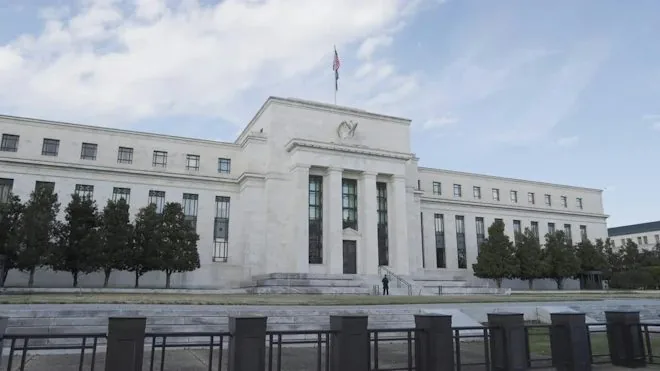 Fed Plans to Raise Bank Asset Thresholds, Easing Rules for Mid-Sized Lenders