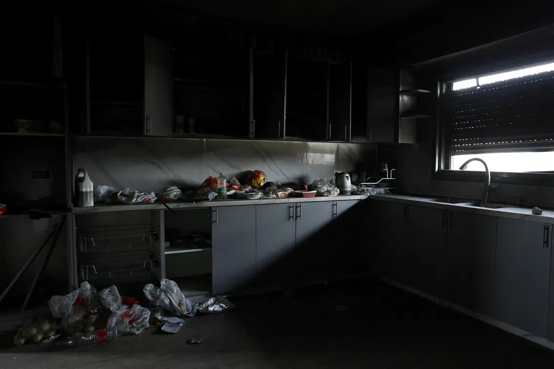 Over 100 Israeli settlers attack West Bank village, block family return despite court order