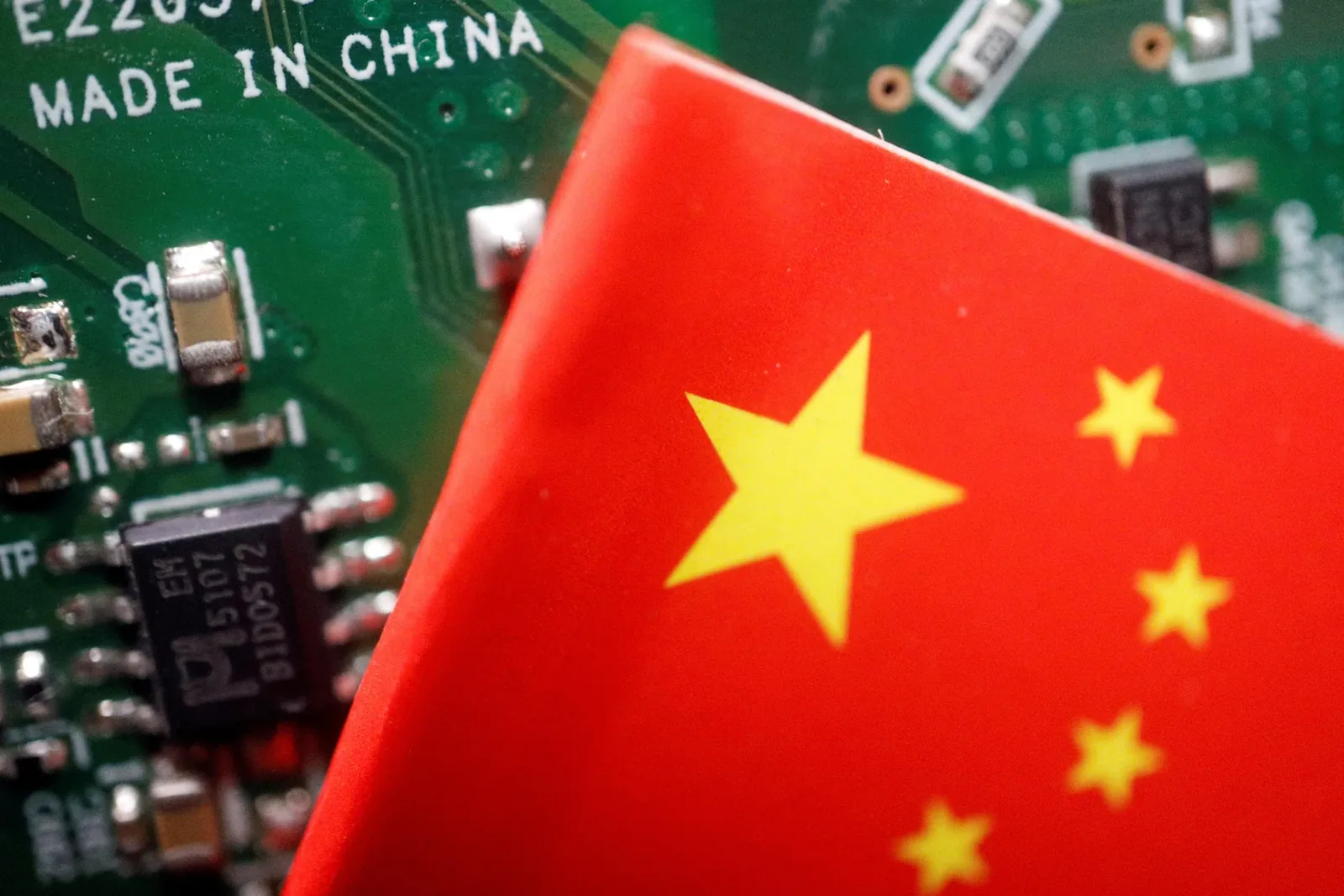 Zhongsu IPO surges 384% on debut, AI chip and CPU stocks rally in China