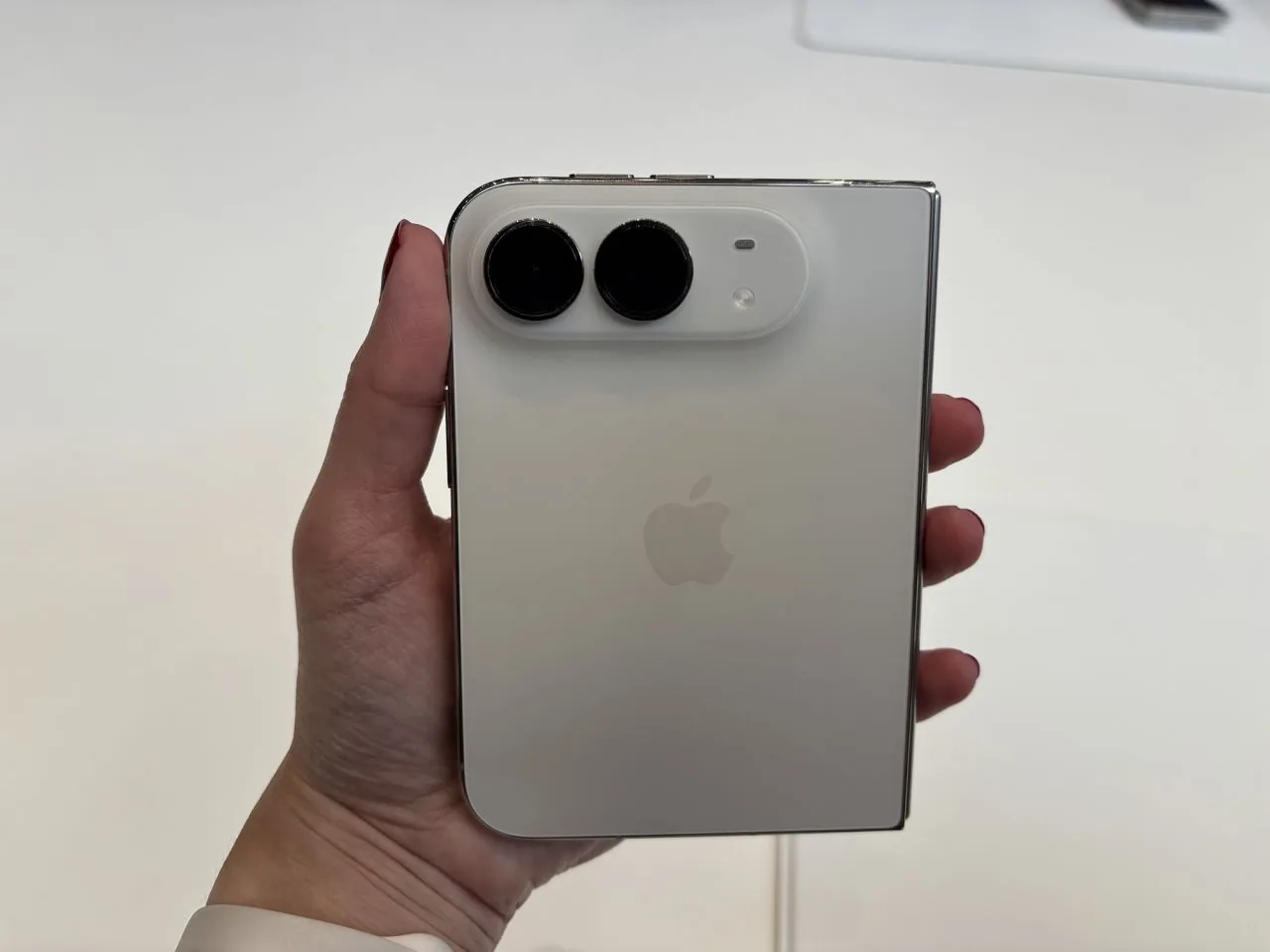 Apple’s foldable iPhone Duo faces 60% assembly yield ahead of October launch