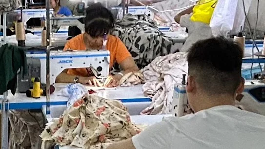 Chinese small factories shift to small-batch, fast-response model for higher margins