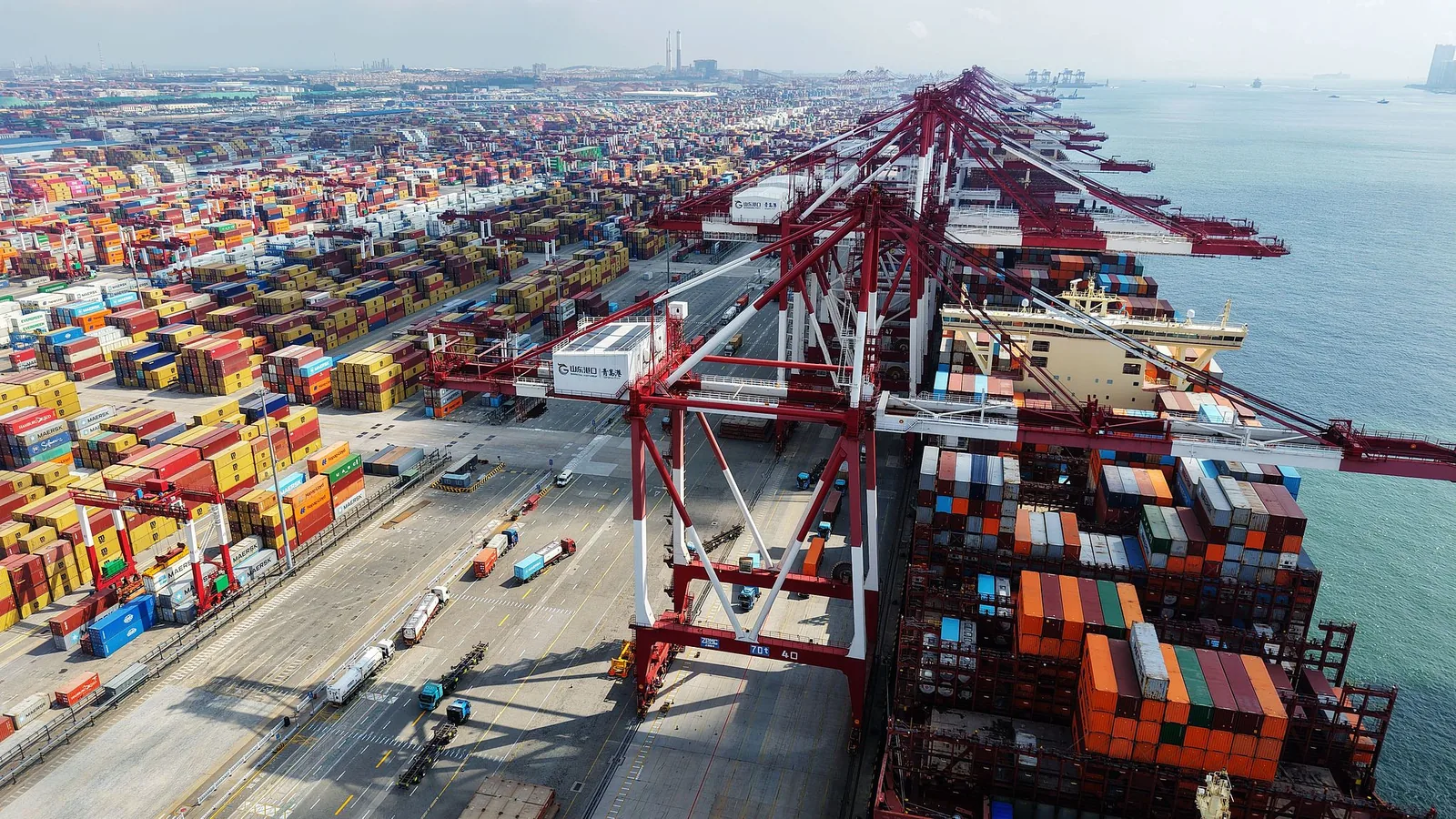 China’s foreign trade grows 17.6% in first eight months, imports surge 22%