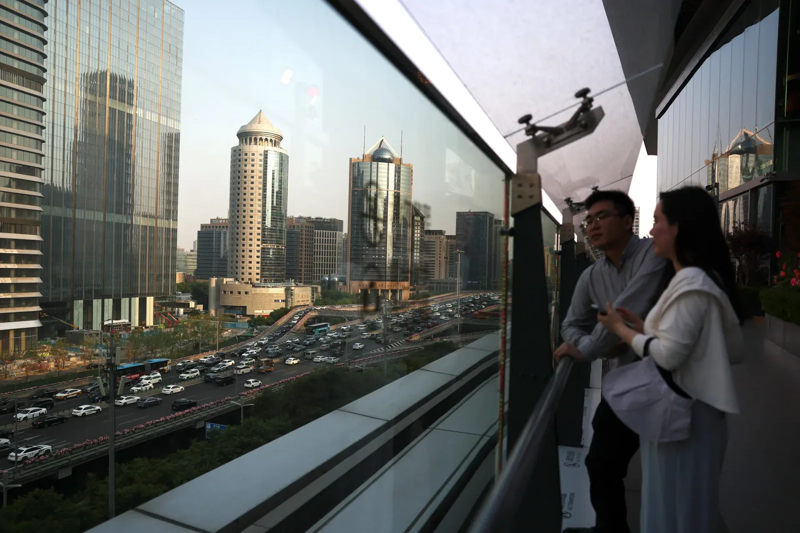 Chinese Mid-Sized Brokerages Launch Cancellation Share Buybacks to Boost Valuations