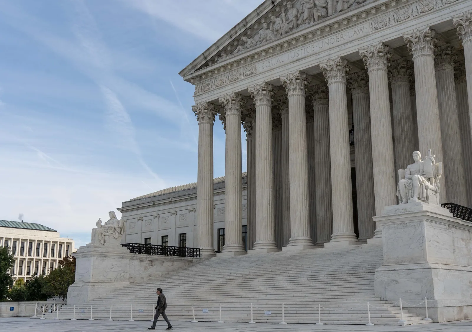 Justice Alito recuses from Supreme Court climate case, risking 4-4 tie