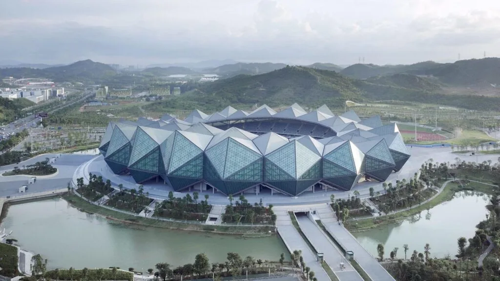 Li Qiang chairs State Council meeting calling for more high-quality sports events