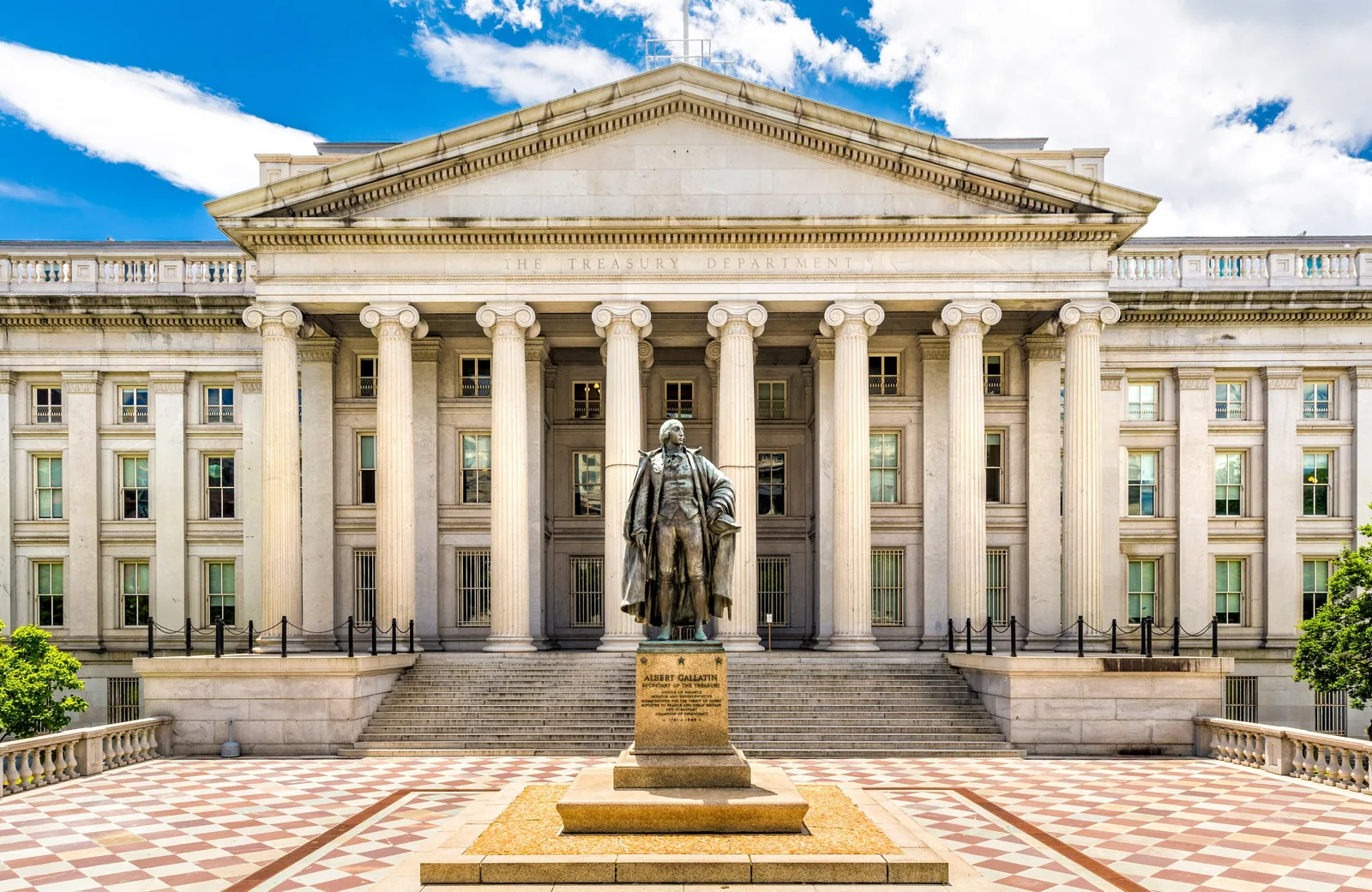 US Treasury yields surge to multi-decade highs, 30-year tops 5.5%