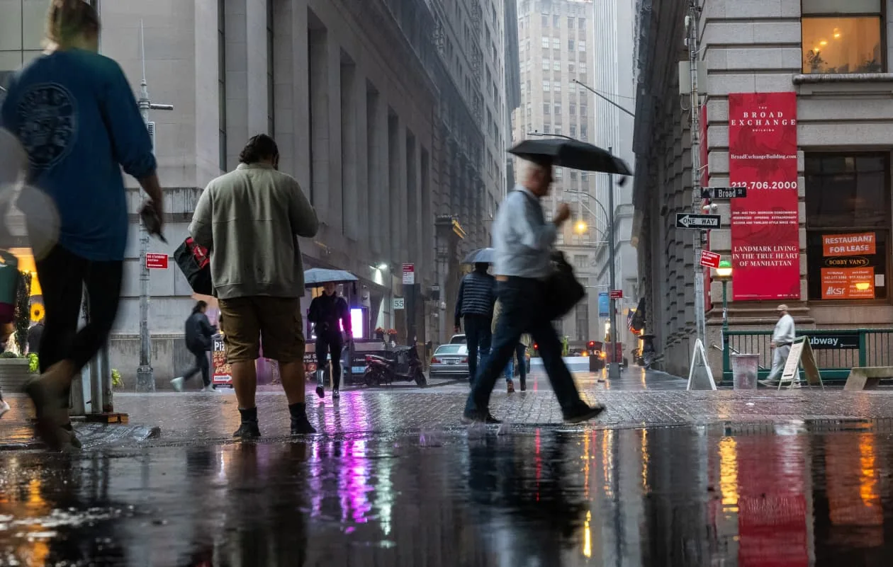 Morgan Stanley Warns S&P 500 Could Drop 7% to 7,100 on Energy and Bond Risks