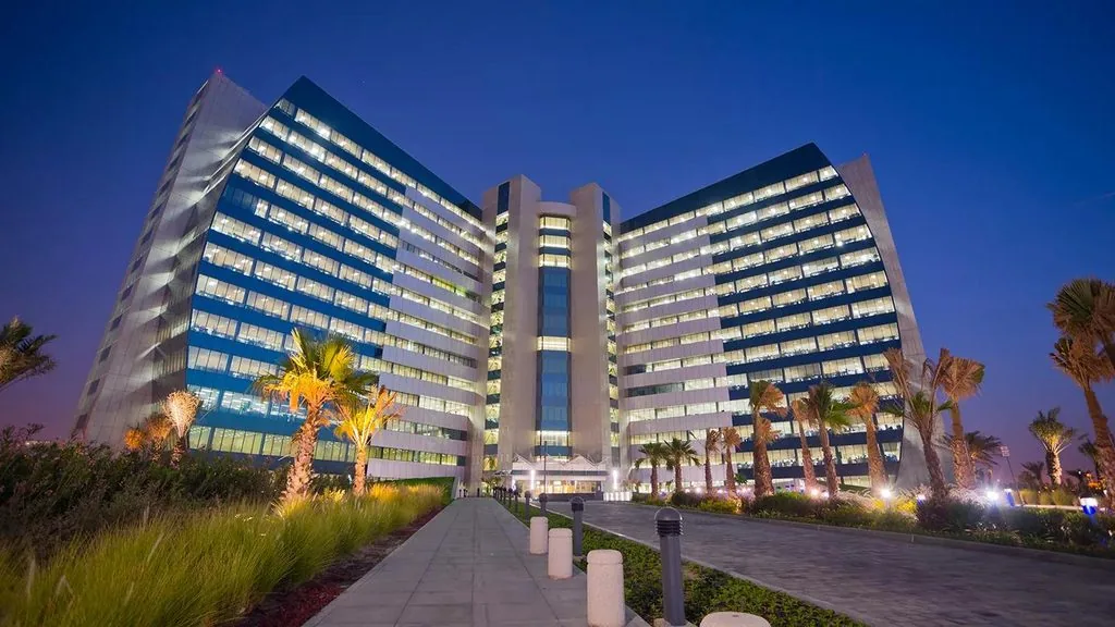 Houthi Missile Strike Hits Saudi Aramco Headquarters in Dhahran, Sparking Fire
