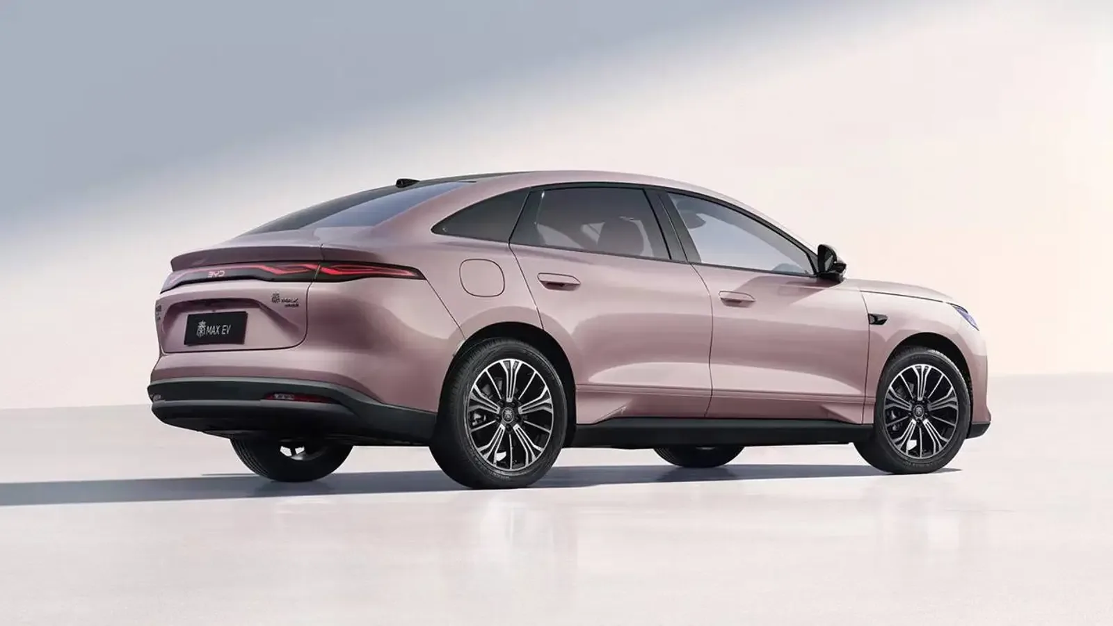 BYD: Strong Demand for Flash-Charging Models, Blade Battery Ramp-Up Lengthens Delivery Times
