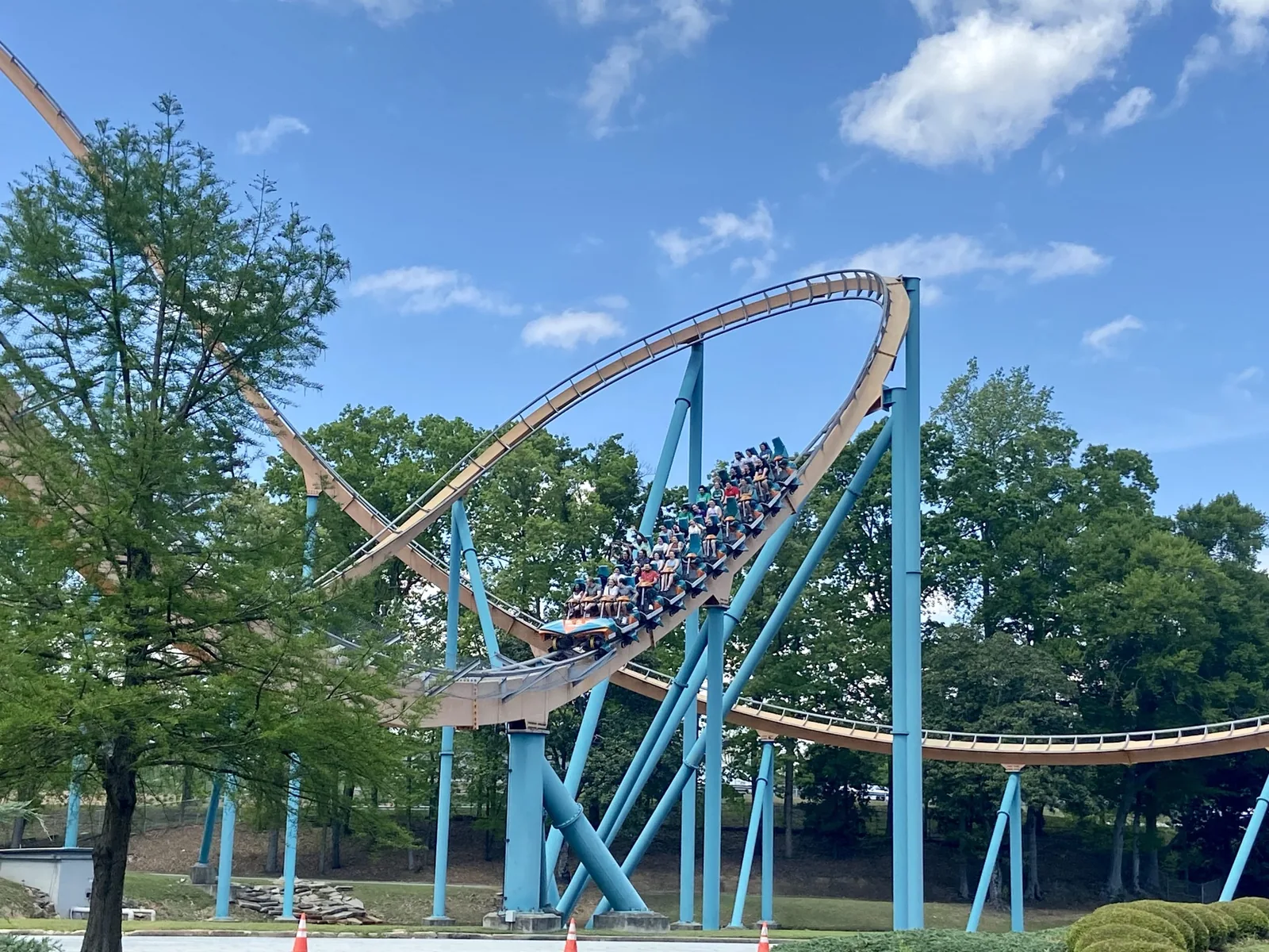 Man dies after falling from Goliath roller coaster at Six Flags Over Georgia