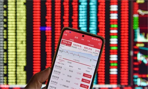 China A-Share Market Rebounds on Tech Rally, Bond Surge Signals Liquidity