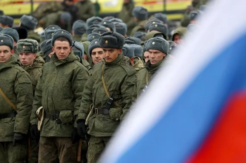 Putin Signs Decree Expanding Russian Armed Forces to 2.44 Million Personnel