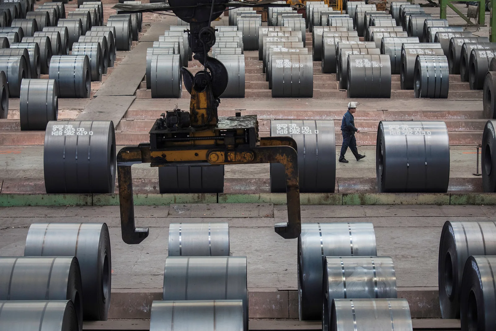 Global crude steel output falls 1.2% in August 2026; China drops 3.7%