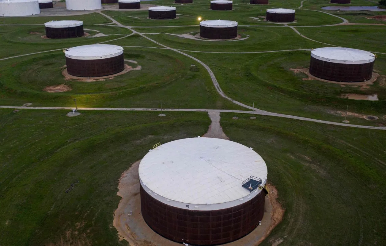 US crude stockpiles surge 2.97 million barrels, defying expected drawdown