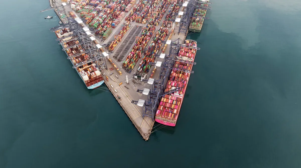 China Q3 GDP Grows 4.5% as Export Boom Offsets Weak Domestic Demand