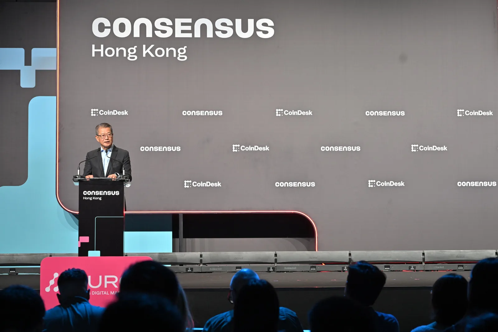 China’s Top Financial Officials Hold Dual Meetings with Hong Kong Delegation on Market Connectivity