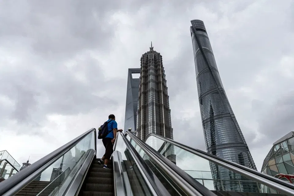 14 Chinese A-Share Firms Issue Risk Warnings After Surge in PCB, AI, and Media Stocks