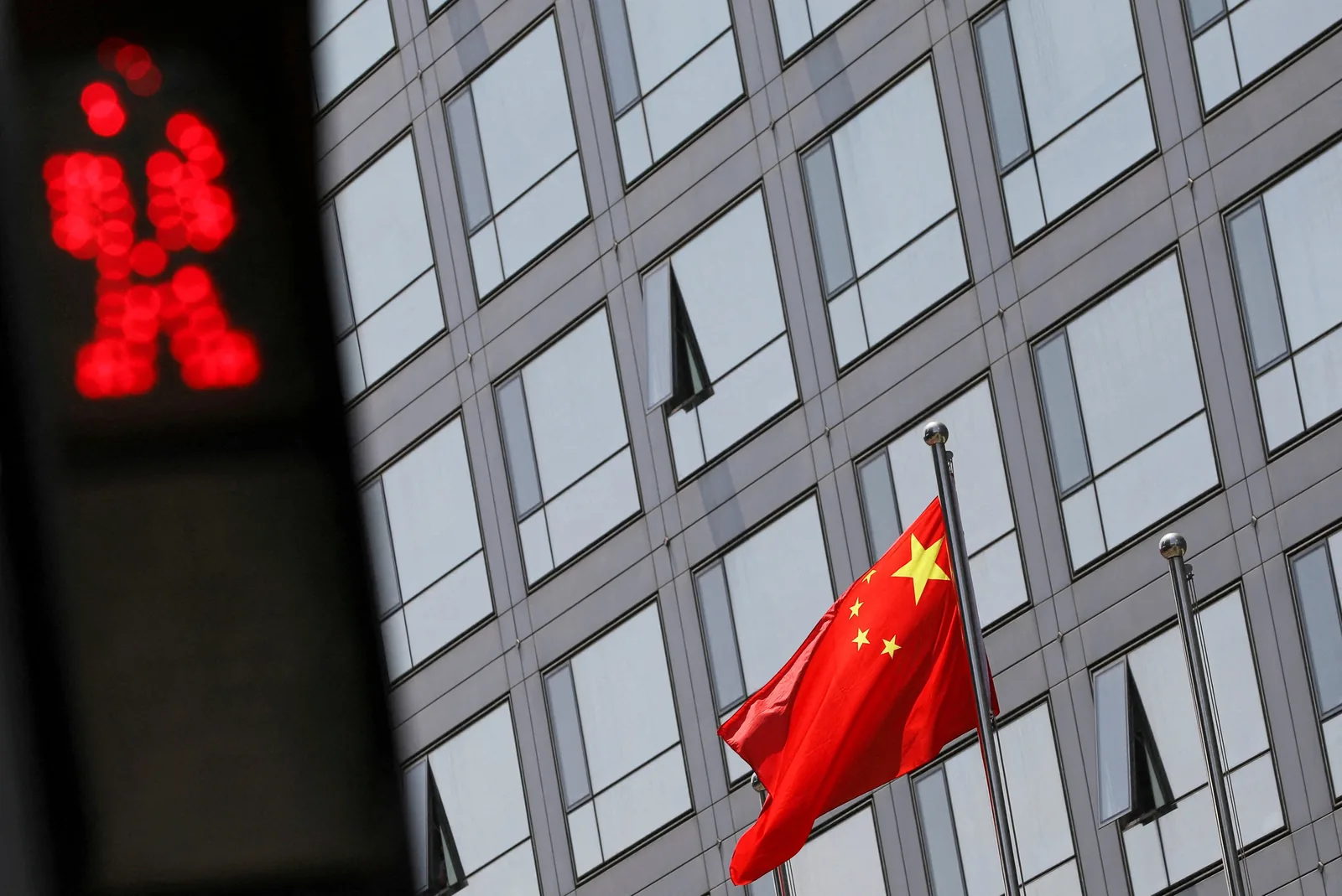 Jiachuang Vision controlling shareholder waives 35 million yuan debt to avert delisting risk
