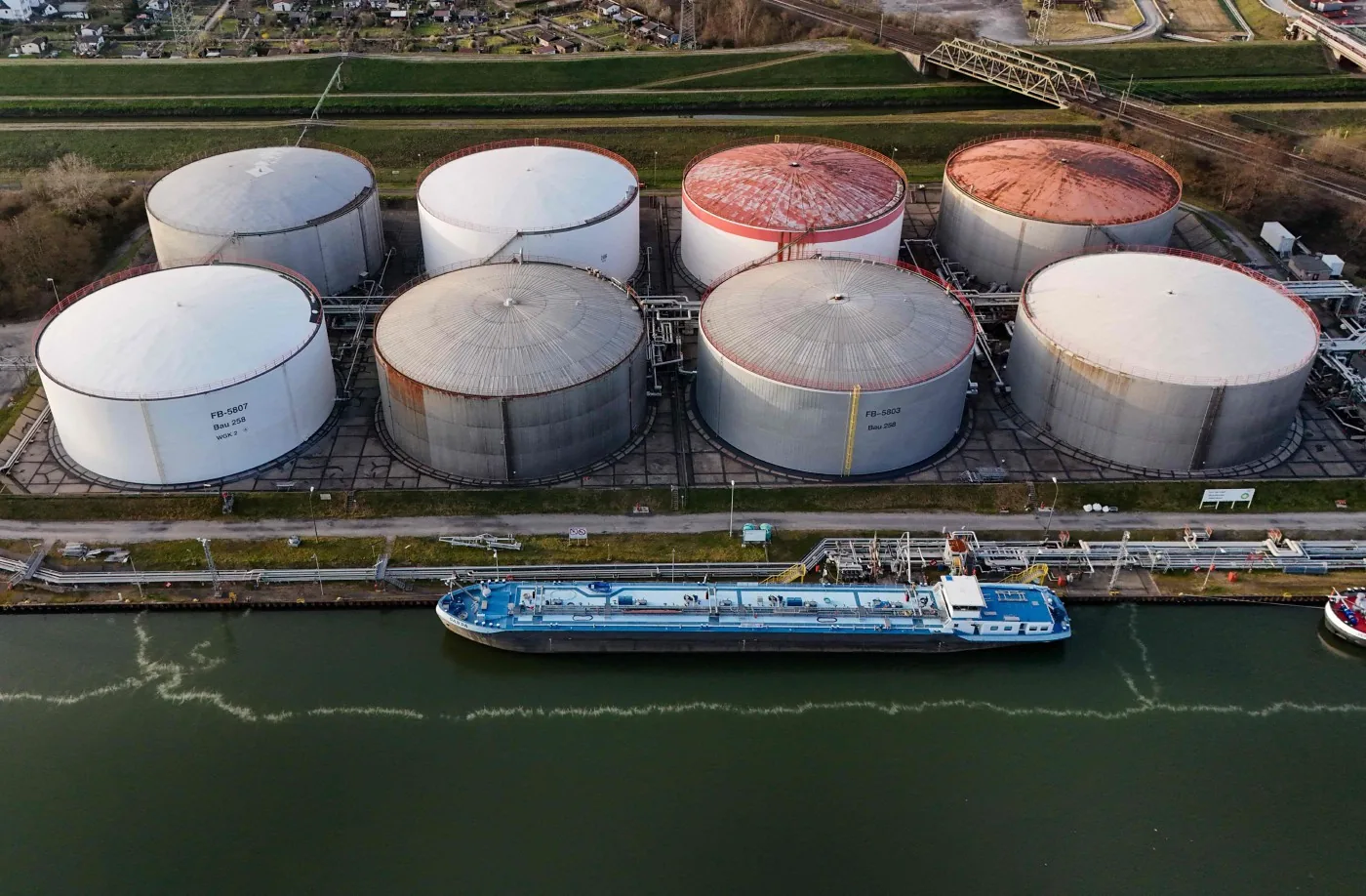 G7 agrees to release up to 100 million barrels of oil after Trump pressures Europe
