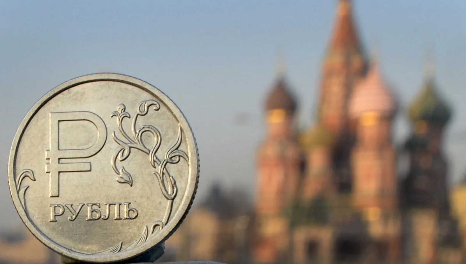 Putin and Finance Minister Offer Divergent Russian Budget Deficit Forecasts for 2026
