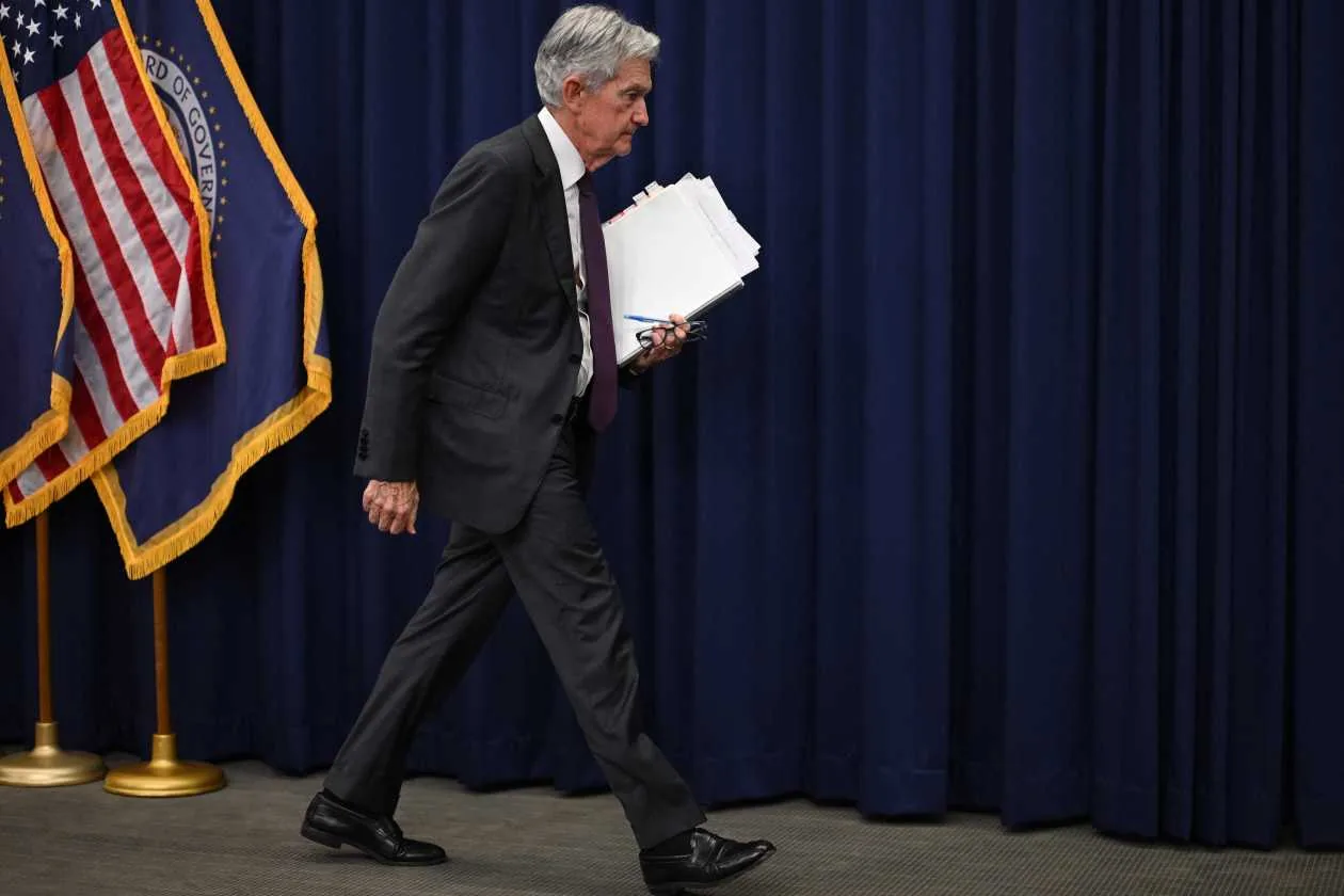 White House publicly rebukes Fed rate hike, questioning economic justification