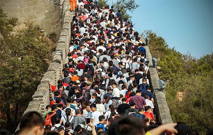 China's "Take 3 Off, Rest 13" holiday strategy drives surge in long-distance travel demand